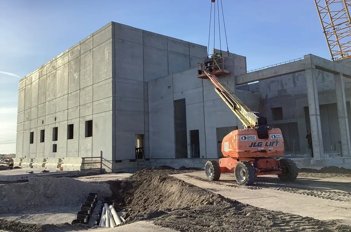 Concrete Erectors Inc., managing hollow-core installation and erection services for large-scale construction